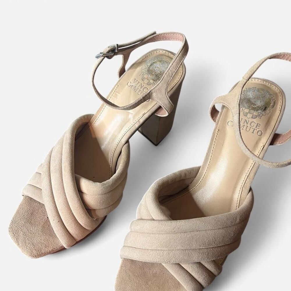 Vince-camuto Women's Tan and Cream Courts - Picture 6 of 6